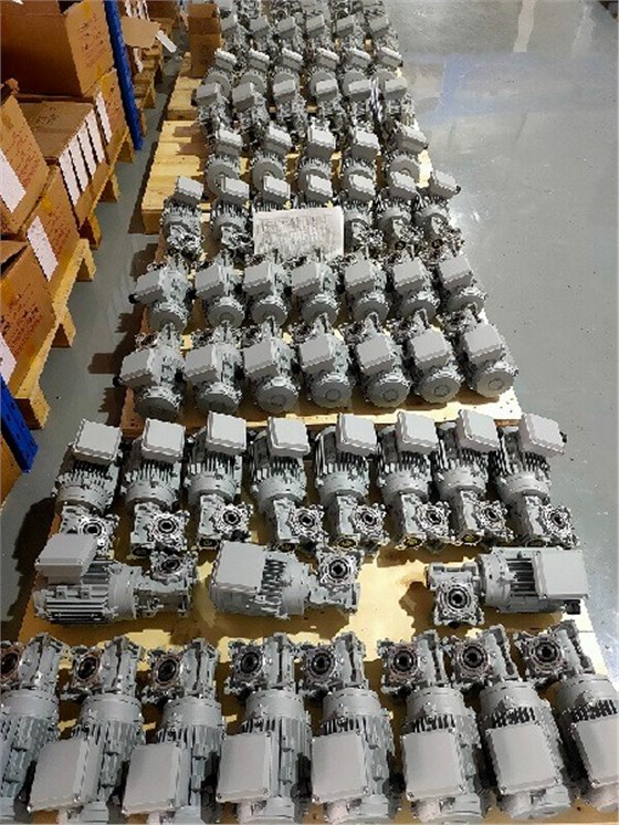 金九銀十 艾思捷蝸輪減速機(jī)SJMRV050-80比廠家批發(fā).jpg 金九銀十 艾思捷蝸輪減速機(jī)SJMRV050-80比廠家批發(fā).jpg