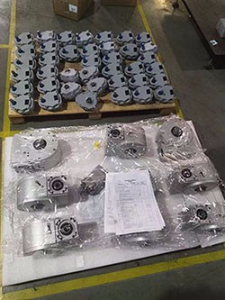 半導(dǎo)體專用減速機(jī),蝸輪減速機(jī),蝸桿減速機(jī),減速機(jī)廠家,芯片設(shè)備專用減速機(jī),翻轉(zhuǎn)機(jī)構(gòu)減速機(jī),定制款減速機(jī)2.jpg 半導(dǎo)體專用減速機(jī),蝸輪減速機(jī),蝸桿減速機(jī),減速機(jī)廠家,芯片設(shè)備專用減速機(jī),翻轉(zhuǎn)機(jī)構(gòu)減速機(jī),定制款減速機(jī)2.jpg